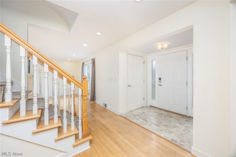 105 Country Club Drive, Marietta, OH - Photo 6