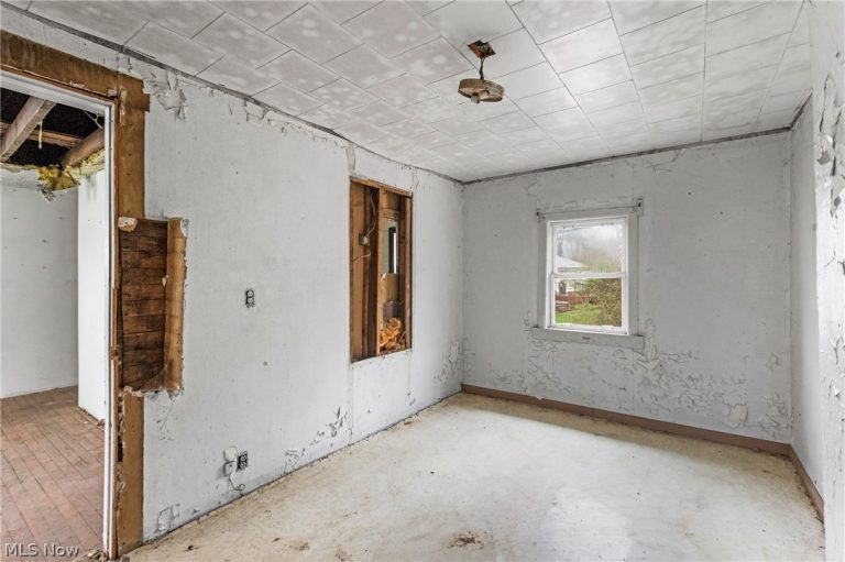 7766 Stewart Road, Masury, OH - Photo 8