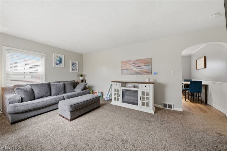 1852 Cramer Avenue, Akron, OH - Photo 4