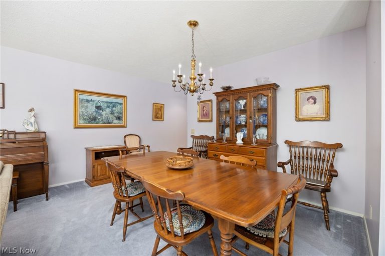10806 Meadow Trail, Strongsville, OH - Photo 6