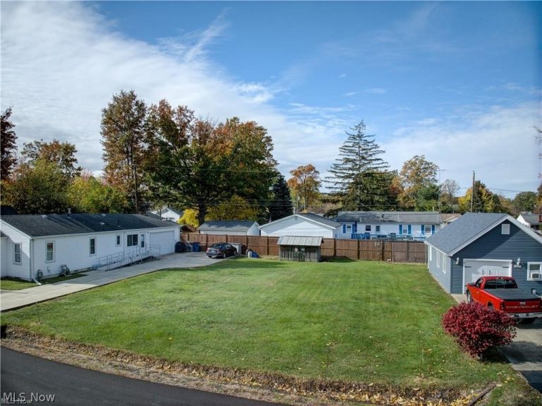 Roxboro Road, Vermilion, OH, 44089