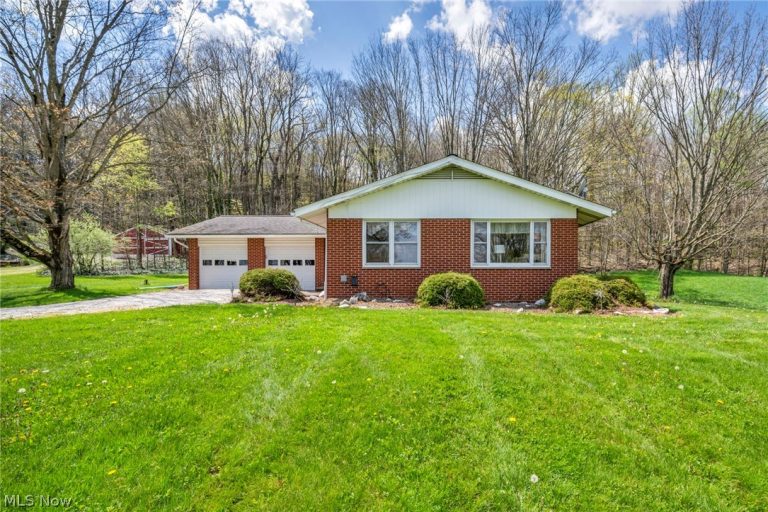 9400 Mennonite Road, Wadsworth, OH - Photo 2