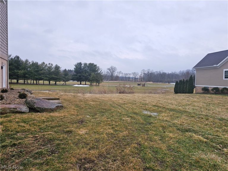 28 Shores Drive, Poland, OH, 44514