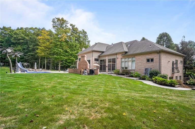 3783 Pioneer Trail, Mantua, OH - Photo 5