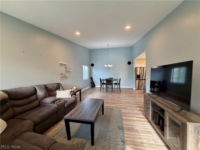 7177 Churchill Place, Concord Twp, OH - Photo 3
