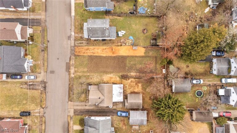 52 Norwood Street, Barberton, OH - Photo 4