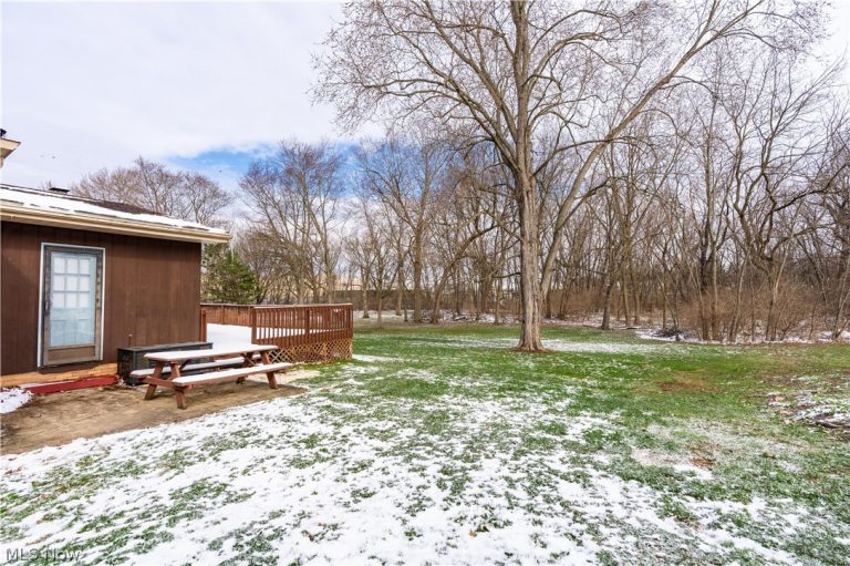 3939 Thunderbird Circle, North Canton, OH - Photo 6