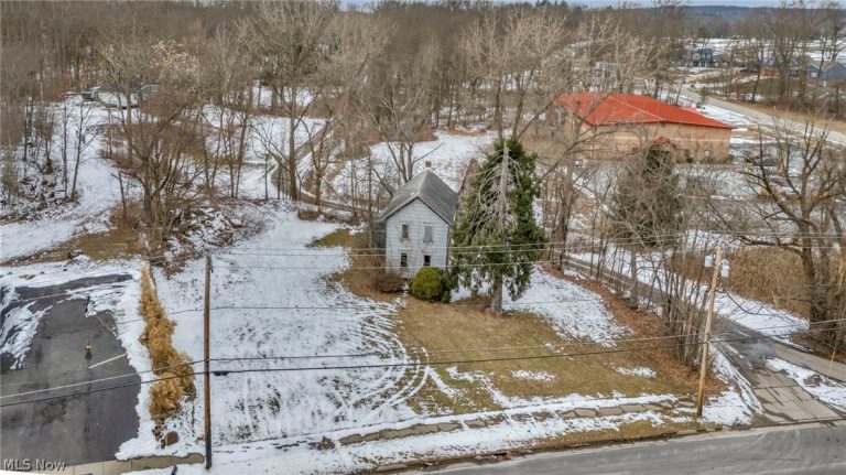 4138 Main Street, Akron, OH, 44319