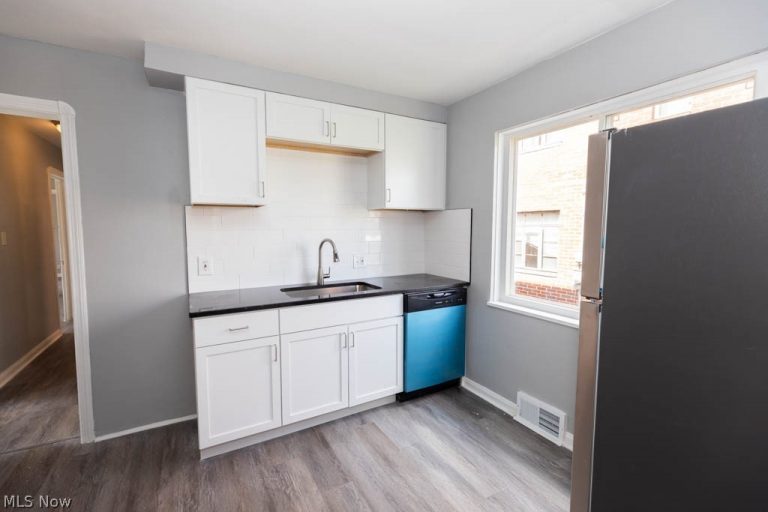 3596 Warren Road, Cleveland, OH - Photo 5