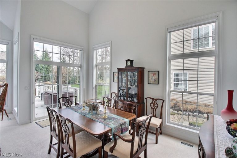 441 Glengary Circle, Highland Heights, OH - Photo 8