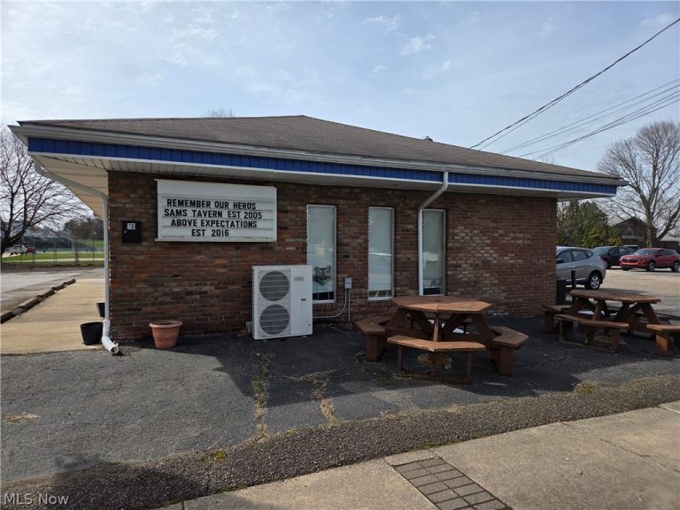 70 Cleveland Avenue, Mogadore, OH - Photo 2