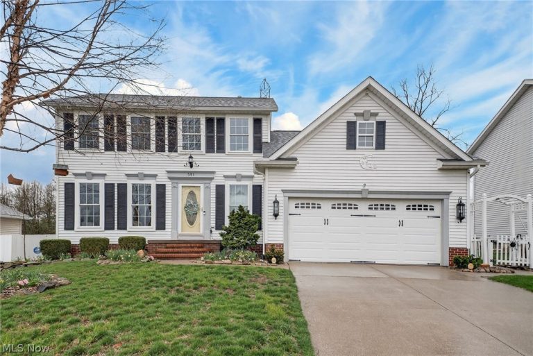 551 Picadilly Circle, Akron, OH, 44319