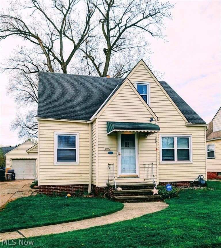 3309 Lincoln Avenue, Parma, OH - Photo 2