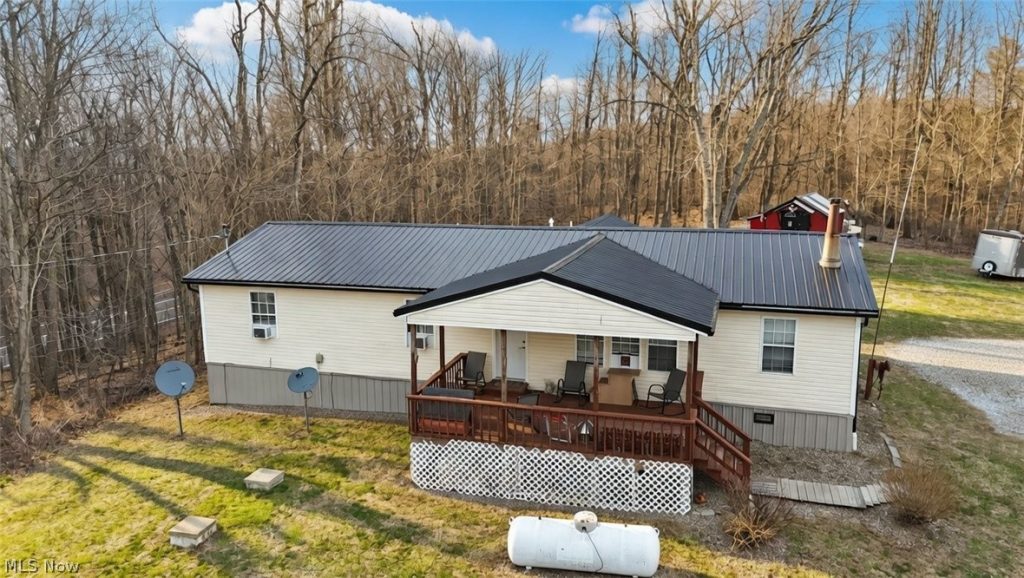 33127 State Route 83, Millersburg, OH