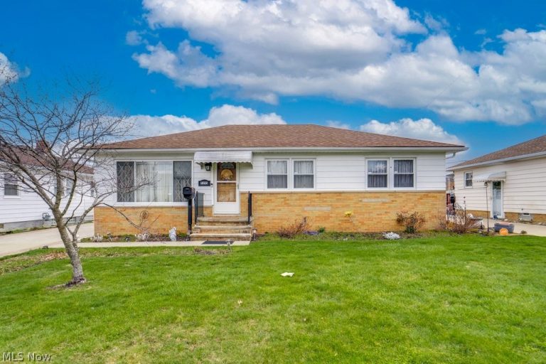 7295 Oakwood Road, Parma, OH, 44130