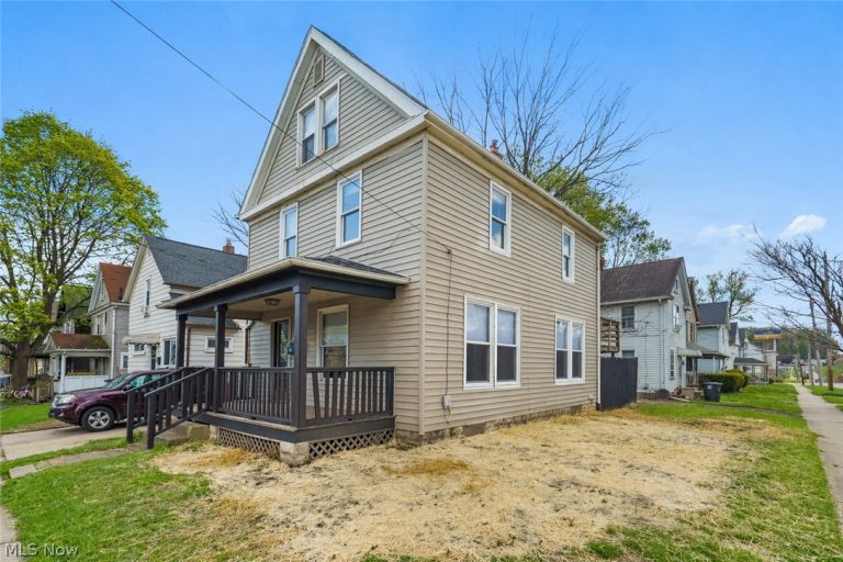 558 Nash Street, Akron, OH - Photo 2