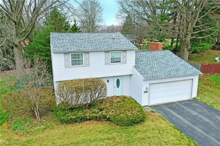 1756 Penny Lane, Youngstown, OH - Photo 2