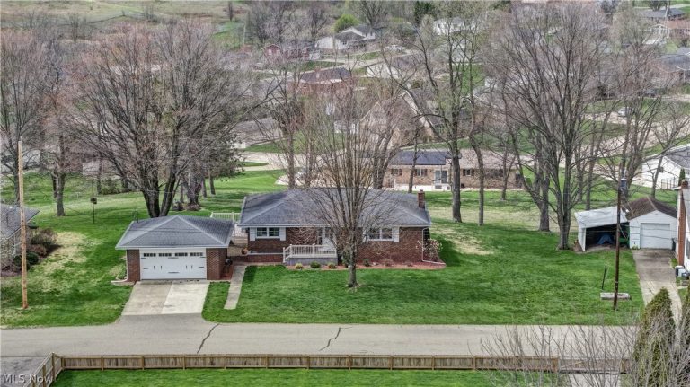336 High Street, Sugarcreek, OH, 44681