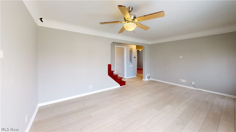 30008 Mildred Street, Willowick, OH - Photo 8