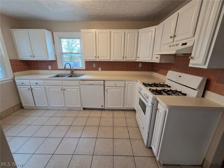 4021 Bushnell Road, University Heights, OH - Photo 5
