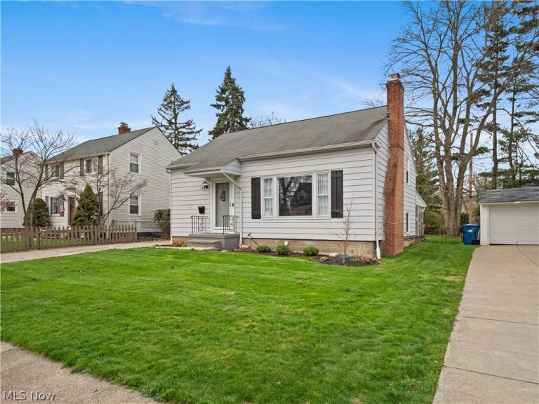 540 Kenilworth Road, Bay Village, OH - Photo 2