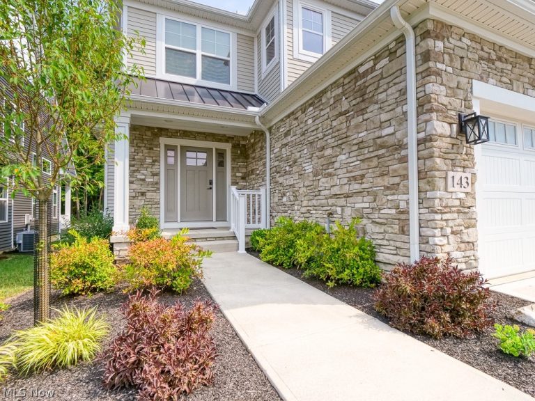 143 Town Centre Drive, Broadview Heights, OH - Photo 3