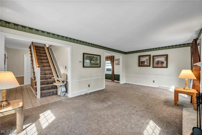 23066 Stoneybrook Drive, North Olmsted, OH - Photo 4