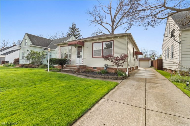 6394 Westminster Drive, Parma, OH - Photo 2