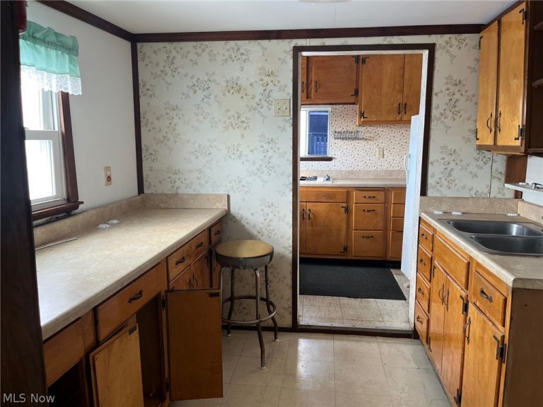 289 Canton Road, Wintersville, OH - Photo 8
