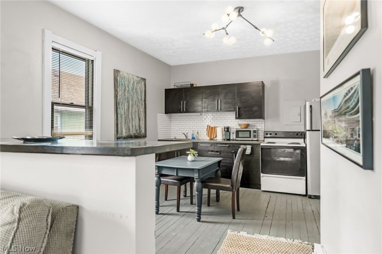 1009 Kenilworth Avenue #3, Cleveland, OH - Photo 8