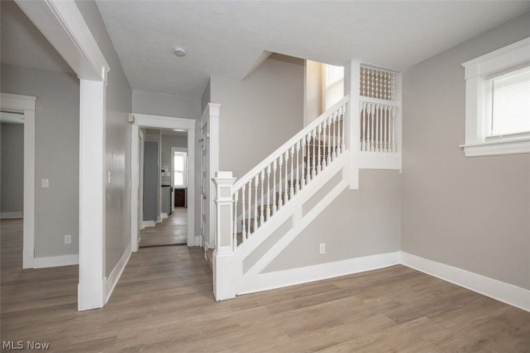 5614 Drake Avenue, Cleveland, OH - Photo 2