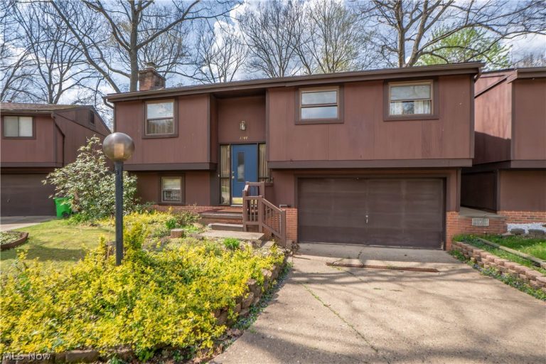 1744 Oak Trail Street, Massillon, OH, 44646