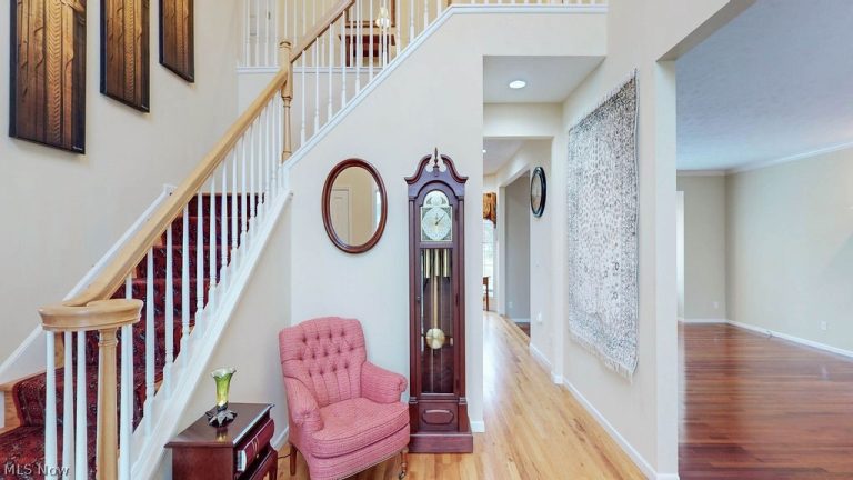 388 Saint Andrews Drive, Highland Heights, OH - Photo 6