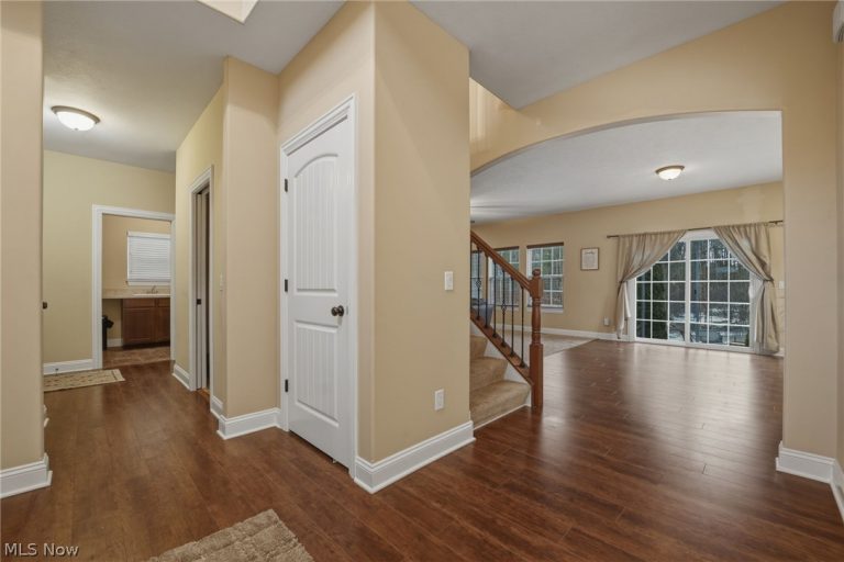 108 Hidden Glen Trail, Chardon, OH - Photo 3