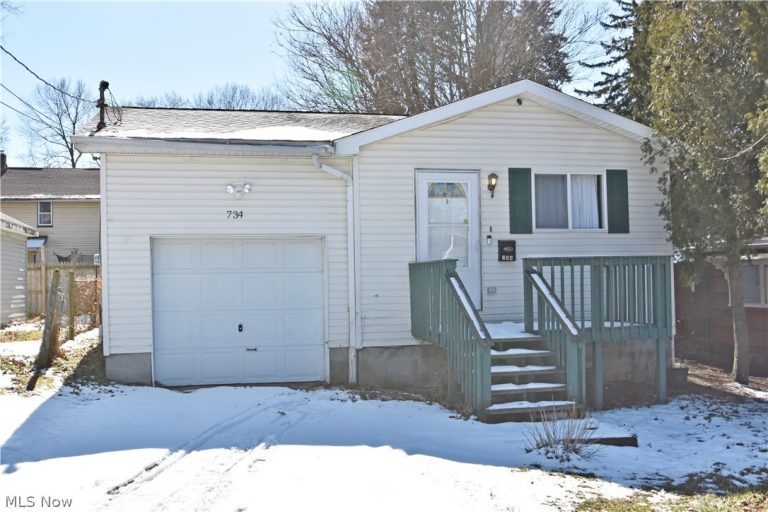 734 Corice Street, Akron, OH - Photo 2