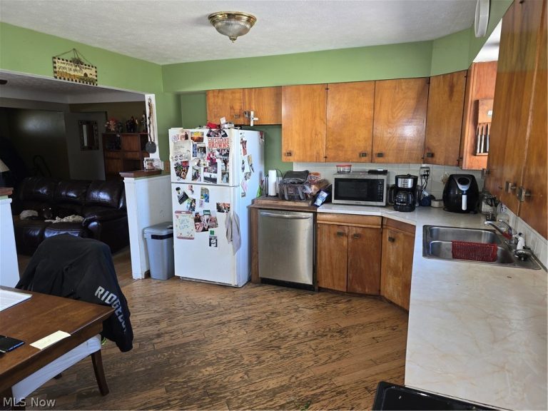 3448 Akins Road, North Royalton, OH - Photo 6