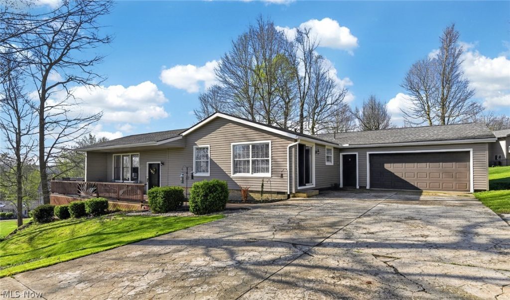 7702 North Ridge Place, Lisbon, OH