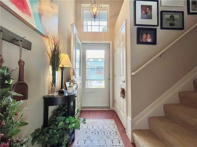 991 Croghan Way, Akron, OH - Photo 8