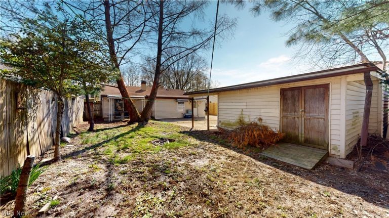 4790 Robinwood Drive, Mentor, OH - Photo 6