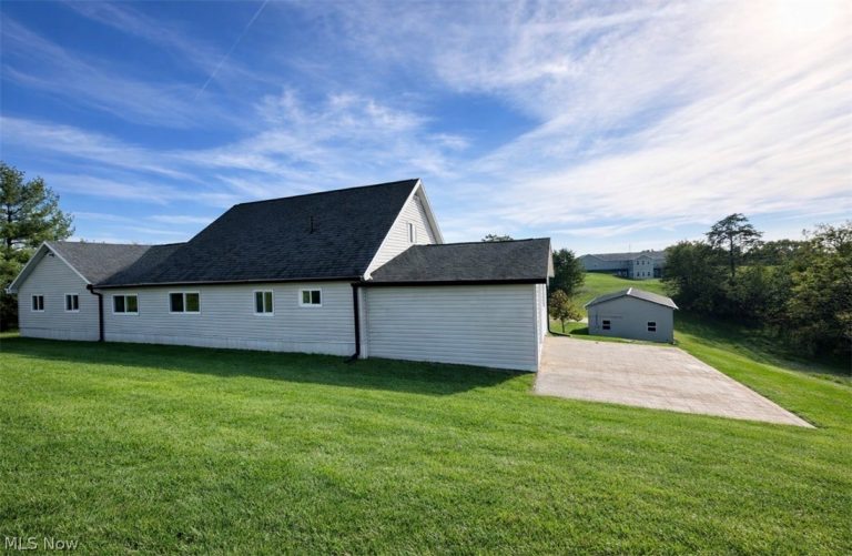 1556 Mcgill Road, Vincent, OH - Photo 3