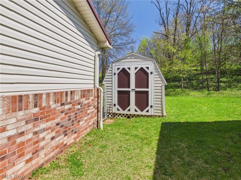 254 Suzanne Street, Washington, WV - Photo 4