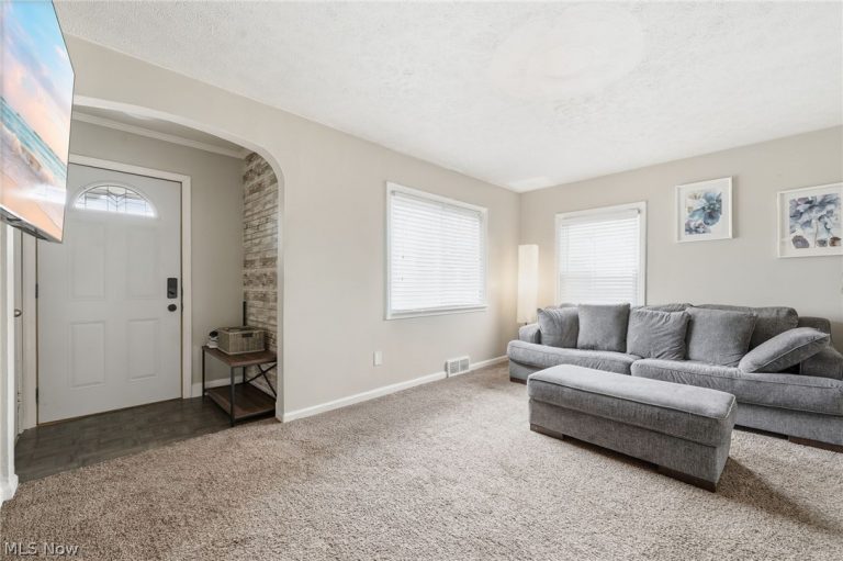 1852 Cramer Avenue, Akron, OH - Photo 6