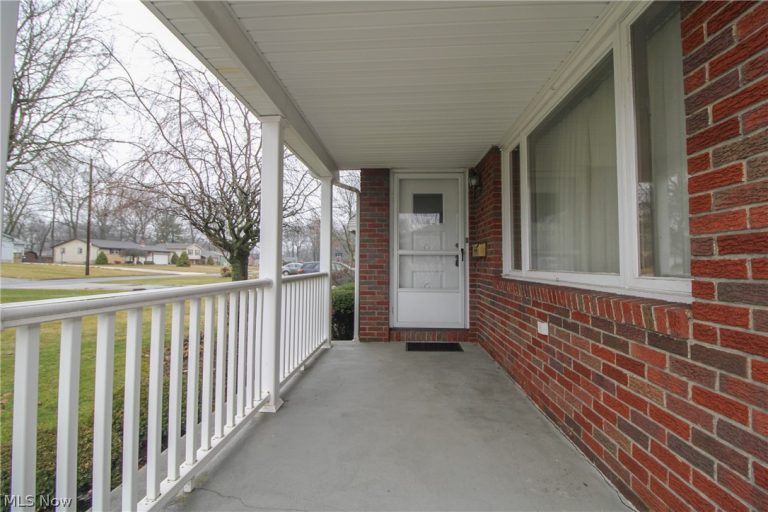 4250 Nottingham Avenue, Austintown, OH - Photo 3