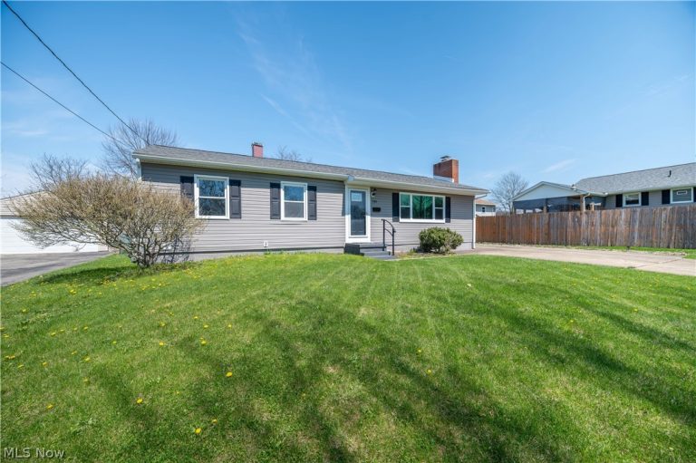 739 Notre Dame Avenue, Austintown, OH - Photo 3
