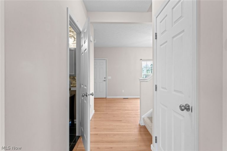 159 Stone Ridge Way, Berea, OH - Photo 6