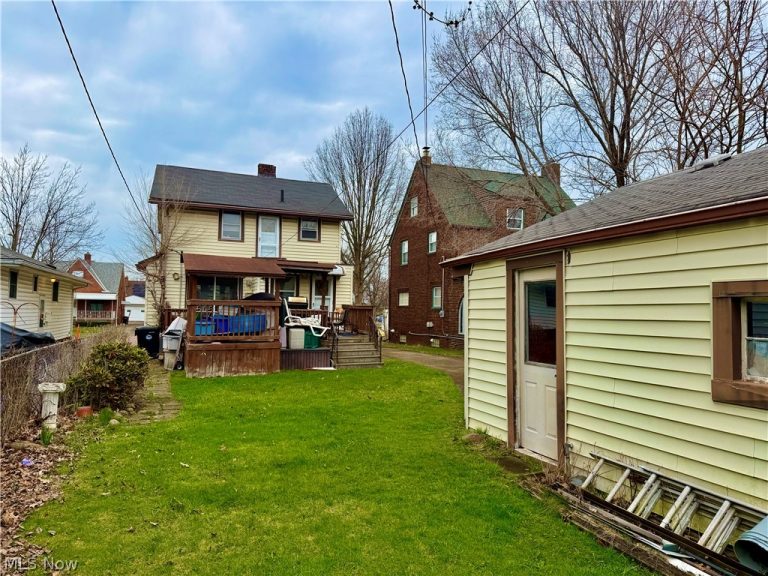 13705 Courtland Avenue, Cleveland, OH - Photo 5