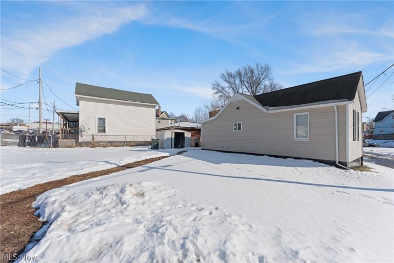 912 Essig Court, Canton, OH - Photo 3