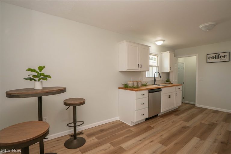 270 High Grove Boulevard, Akron, OH - Photo 6