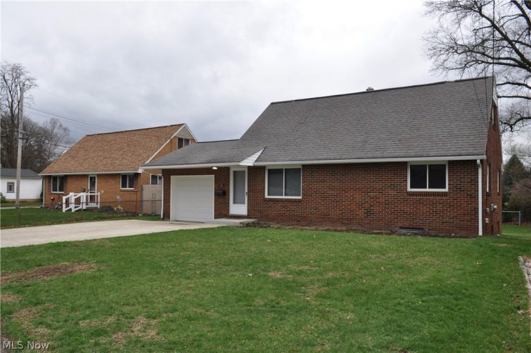 539 Royer Avenue, North Canton, OH - Photo 2