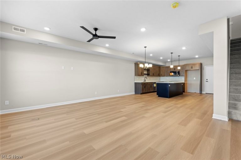 453 Harbor Lane, Lorain, OH - Photo 8